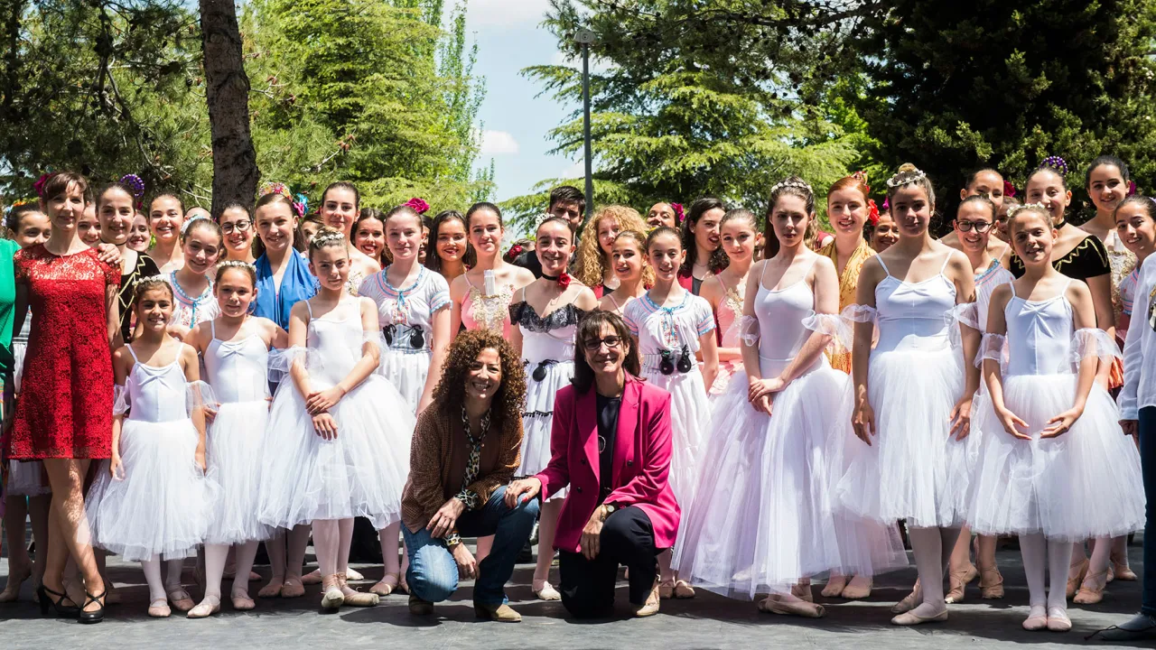 Pozuelo con la danza